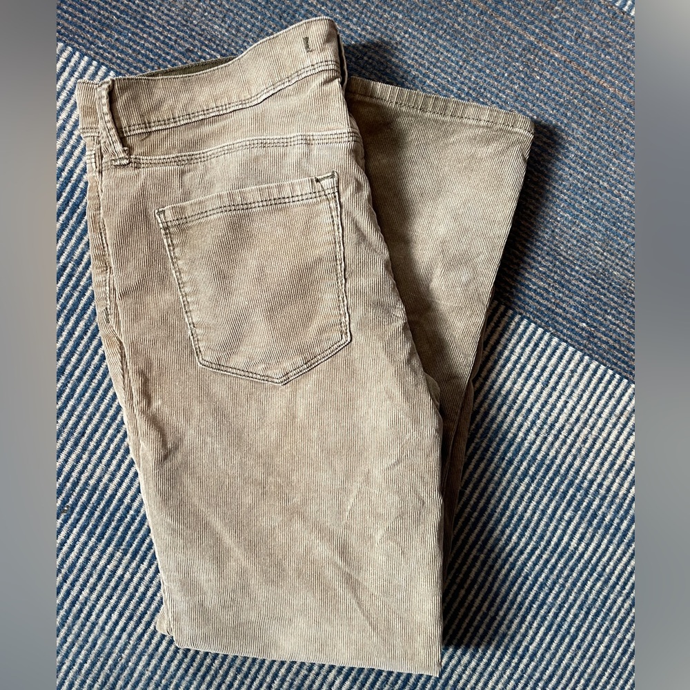 🏝️ Free People Corduroy Pants Khaki Color Size 28